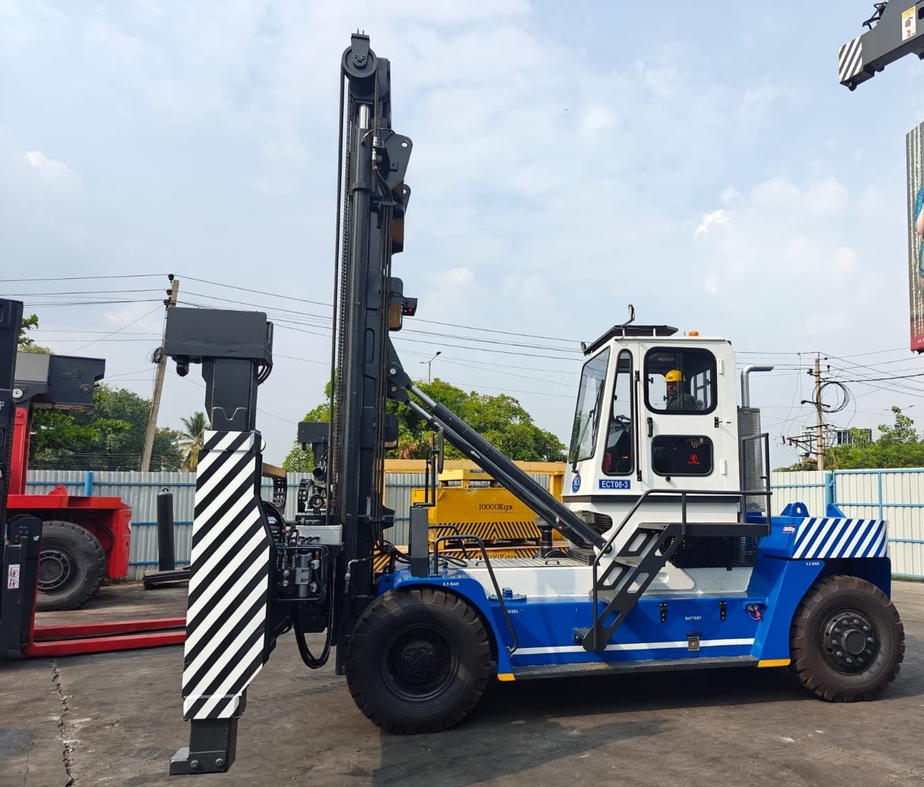 Empty Container Handler ECT-08-3H | SCA Heavy Equipment